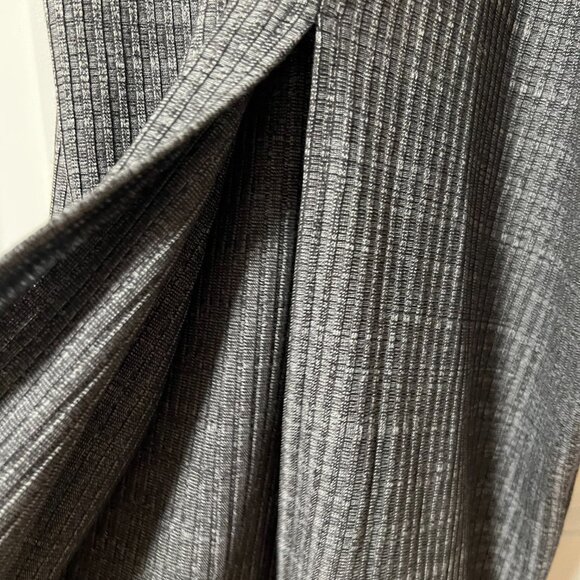 Urban Outfitters Silence + Noise gray pencil skirt w/zip back + slit (size s) - Picture 6 of 6